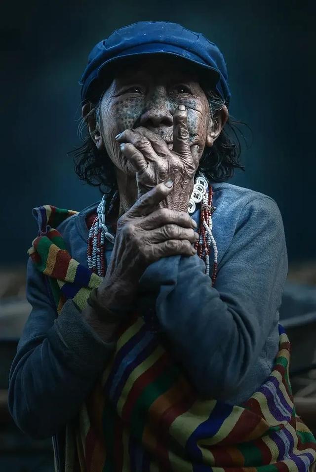 独龙族的奇异习俗——“纹面”，独龙族纹面传承下来的原因（独龙族“纹面女”——不曾进入大众视野又将消逝的纹面文化）