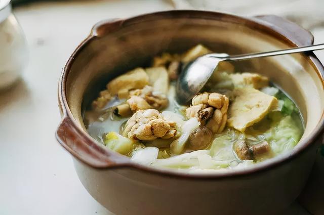 葱烧海参三种家常做法分享，葱烧海参的做法最正宗的做法（国家葱油地理：葱油）