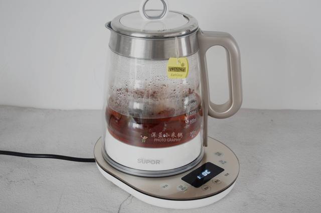 自制珍珠奶茶，附珍珠做法（教你在家制作极简珍珠奶茶）