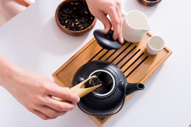 绿茶的功效与副作用，白茶的功效与作用及副作用（绿茶被称为世界最佳饮品）