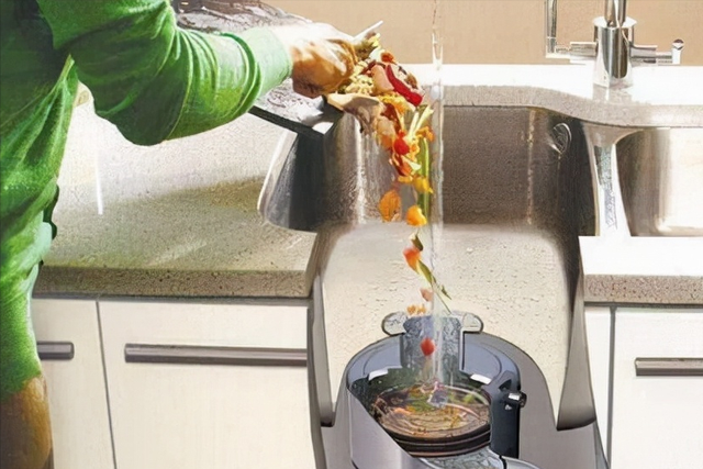 下水管堵塞怎么疏通，下水管水泥堵塞怎么疏通（教你正确做法，管道畅通无阻）