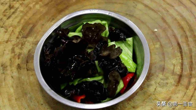 烧腐竹怎么做好吃，比肉都好吃的“烧腐竹”