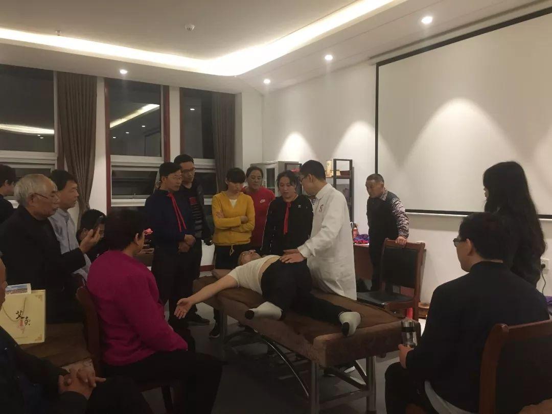 艾灸培训学校(艾灸在哪里学最正宗)