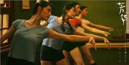 红色经典影视民歌，最新革命红歌最好听的十首歌（那些美到窒息的红色经典歌曲）