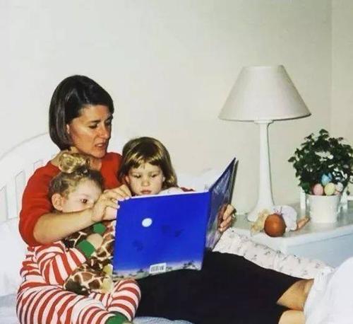 比尔盖茨的母亲是谁，刘强东根本不算白手起家（“世界首富”比尔·盖茨的妈妈）