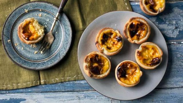 葡式蛋挞为什么叫葡式，葡式蛋挞是什么（融合中英葡三家特色的国际化甜点）