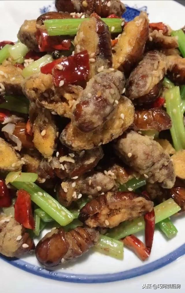 蚕蛹怎么炸才酥脆，炸蚕蛹的正确做法（金黄酥脆的干煸茧蛹）