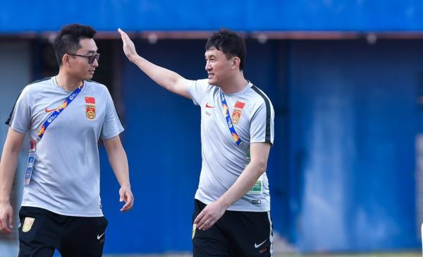 博哈尼，博哈尼把球停在球门线（我们的足球究竟拿什么跟别人比）