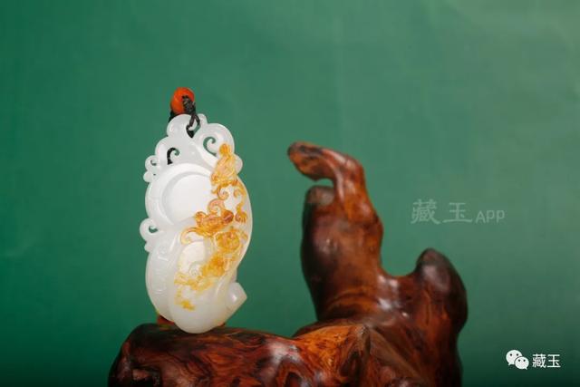 男人戴什么玉在胸前好，男人戴什么玉石好（才是男人唯一可以握在手心的东西）