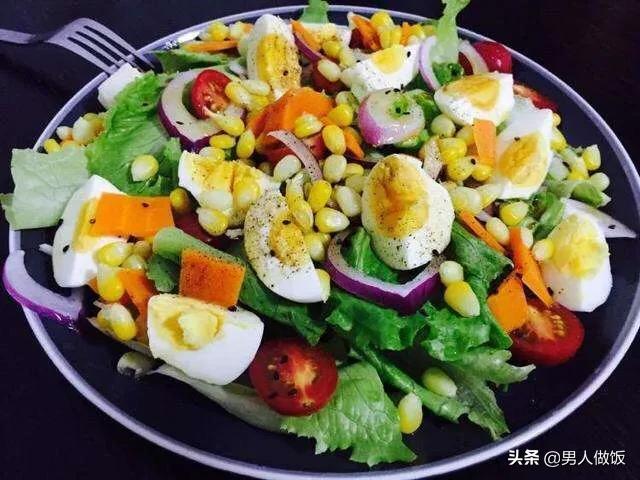 西餐店蔬菜沙拉的做法,西餐厅蔬菜沙拉的做法(蔬菜沙拉并不是撒上沙拉酱一拌这么简单) 西餐店蔬菜沙拉的做法,西餐厅蔬菜沙拉的做法(蔬菜沙拉并不是撒上沙拉酱一拌这么简单)