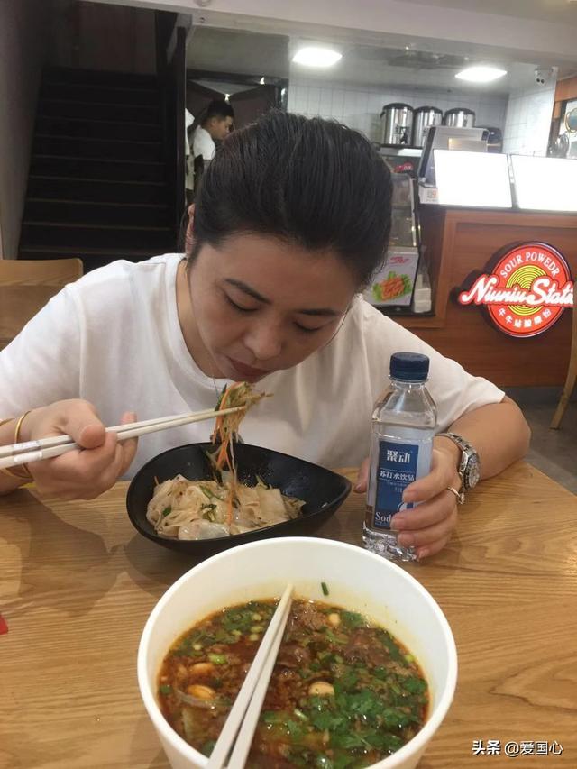巴黎水是苏打水吗，巴黎水和苏打水有什么区别（如何选购苏打水）