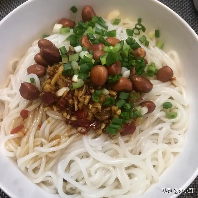 南昌拌粉的做法，南昌拌粉正宗做法（营养美味学会了这样做）