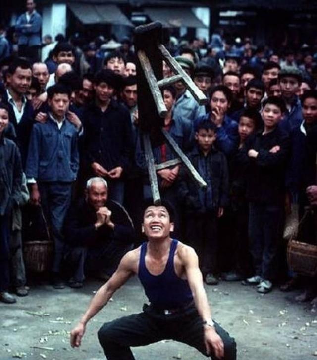 1981年属鸡人永远最旺的数字，1981年属鸡的幸运数字和颜色（时光记忆：1981年的中国）