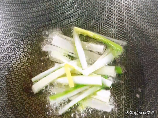 油酥怎么做，葱花饼油酥怎么做（什么稀油酥、软油酥配方和做法都会详细介绍）