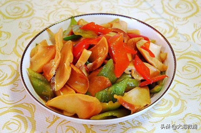 海螺怎么吃法家庭吃法，海螺该怎么吃（螺肉这么简单一炒）