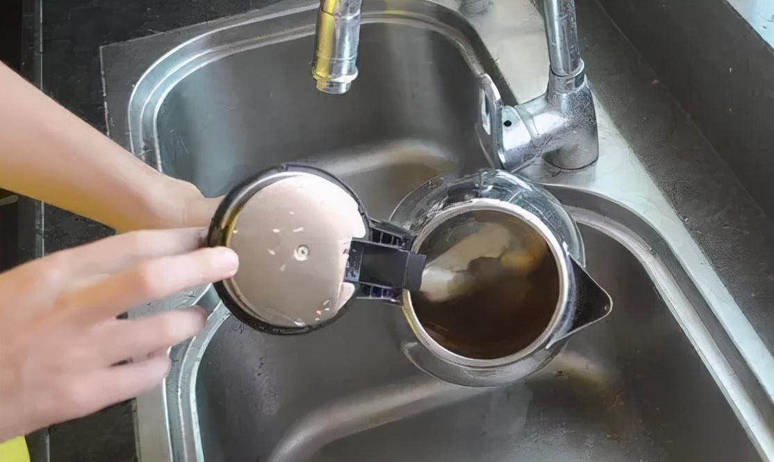 怎么去除水垢电热水壶内的水垢，去除水垢7个小窍门
