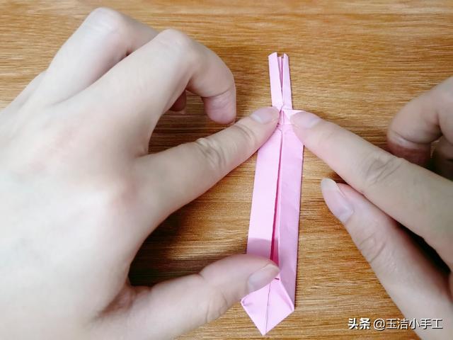 如何做一把纸剑，如何用纸做出一把剑（手工折纸：宝剑出鞘）