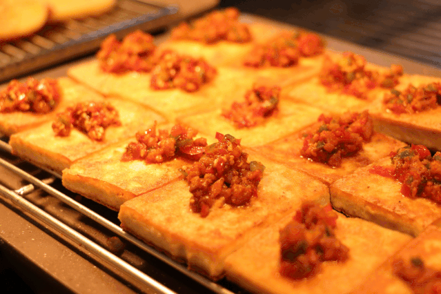 比尔森烤肉自助，秦皇岛比尔森自助餐几点开门（16家不限量自助火爆国际庄）