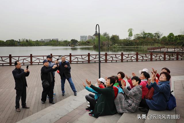 最简单能令人放松心情的图片 偶尔防空一下自己，让人心情放松的图片（醉倒在那片春色里）