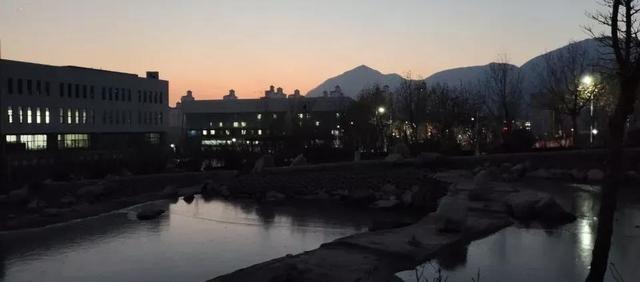 大连财经学院学费，2021年大连财经学院录取通知书查询入口_什么时候收到及发放时间（<八>大连财经学院）