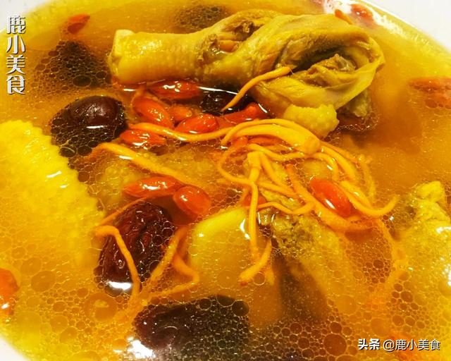 三黄鸡适合煲汤吗，适合煲汤的有哪几种鸡（喝一碗回味整天）