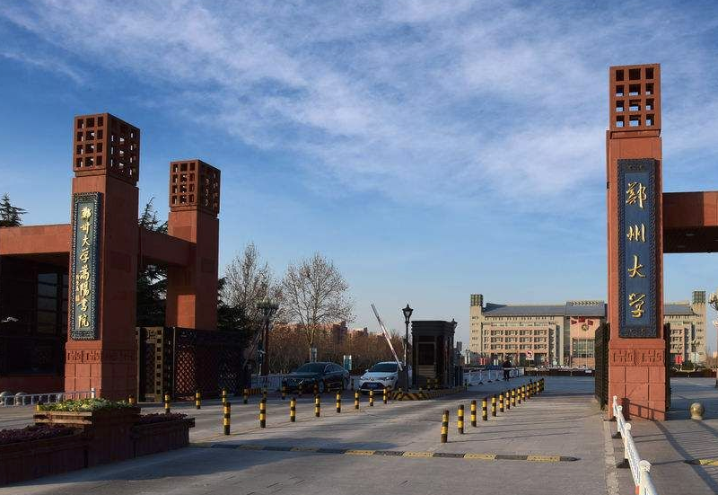 大学校园新鲜事（中国有哪些大学的在校生人数超过了50000人）