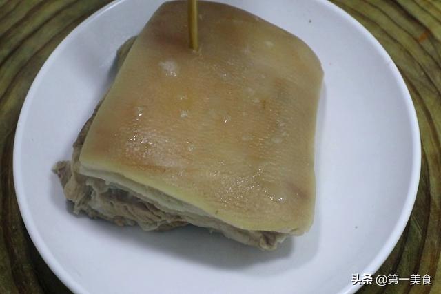 梅菜扣肉蒸多长时间，梅菜扣肉是婚宴席上地位相当高的一道菜