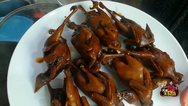 鹌鹑哪些人不能吃，鹌鹑肉不可以吃的人介绍（外面卖18元1只的豉油鹌鹑）