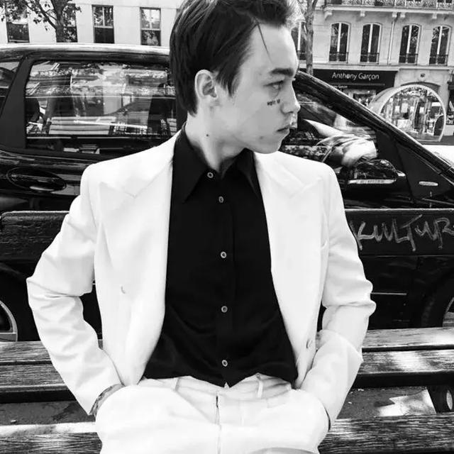 纹身男头像微信，纹身男头像（Trautvein脸上有Wake）