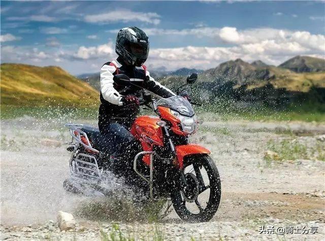 摩托车怎么挂挡，国际档摩托车怎么挂空挡滑行（摩托车行驶途中怎么换挡会更顺畅）