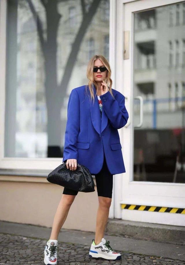 bv云朵包好看吗,bv云朵包包(满满高级感的bv云朵包上线)