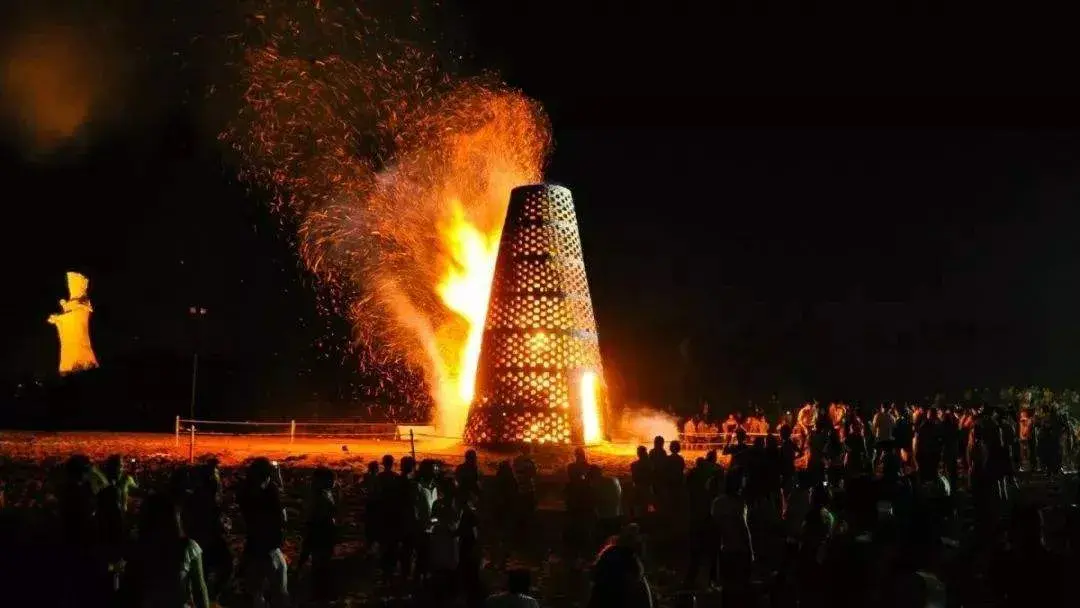 中秋节的来历和风俗有哪些，中秋节的来历和风俗有哪些英文（中秋节的由来与习俗！）