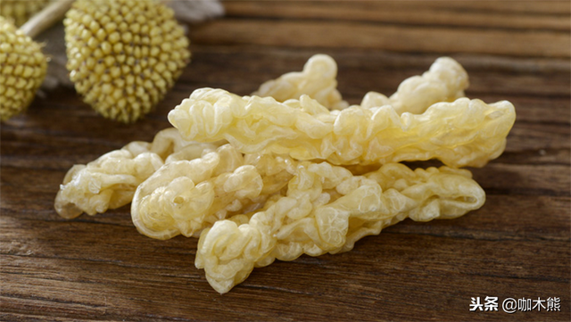 雪蛤和燕窝哪个好，雪蛤和燕窝哪个滋补效果好（它的营养价值比燕窝还高）