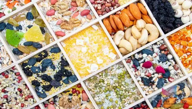 如何判断大米发霉变质了，怎样判断大米是否霉变（这样的大米竟会诱发肝癌）