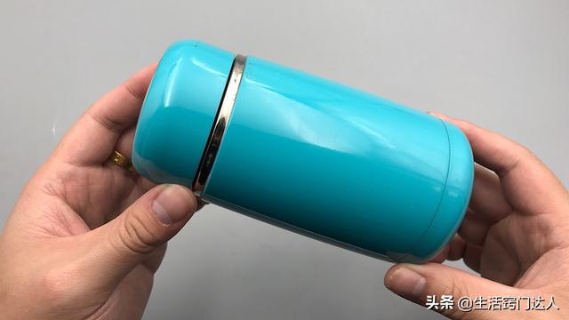 保温杯怎么清洗，新买的保温杯怎么清洗（保温杯脏了别只会水冲）