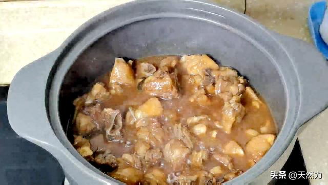 三杯鸡是哪三杯，广式三杯鸡的制作方法（教你做正宗的三杯鸡）