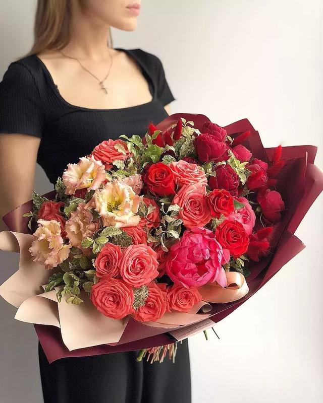 插花水里放盐还是糖，百合花插水里怎么保鲜（4种方法，教你自制鲜花保鲜剂）