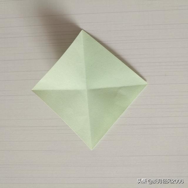 手工青蛙的折纸方法，教你手工折纸青蛙的几种方法（折纸小青蛙教程）