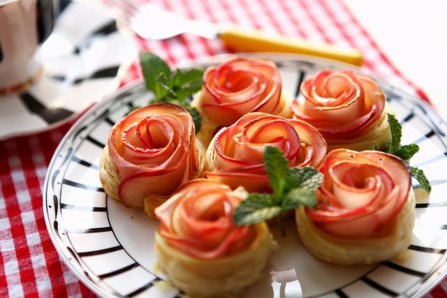 苹果有几种吃法，苹果的多种吃法简单（苹果最好吃的6种做法）