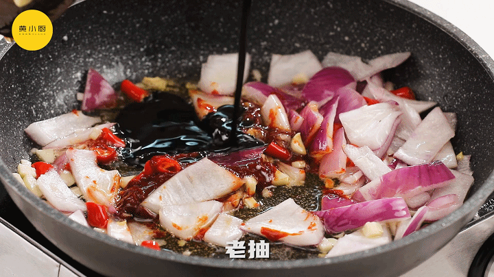 香辣鱿鱼丝怎么做，怎样做香辣鱿鱼丝（超越夜宵摊的香辣鱿鱼）