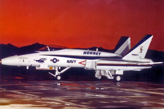 FA18战斗机空重，从YF-17到F/A-18