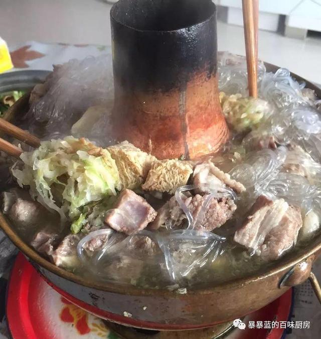 酸菜铜火锅的做法大全，是一口辽西铜火锅