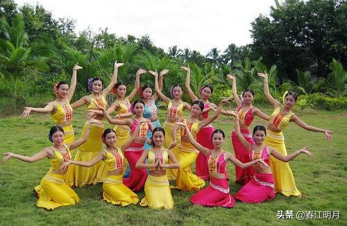 维吾尔族的禁忌，维吾尔族服饰（让你在与少数民族同胞交流过程中游刃有余）