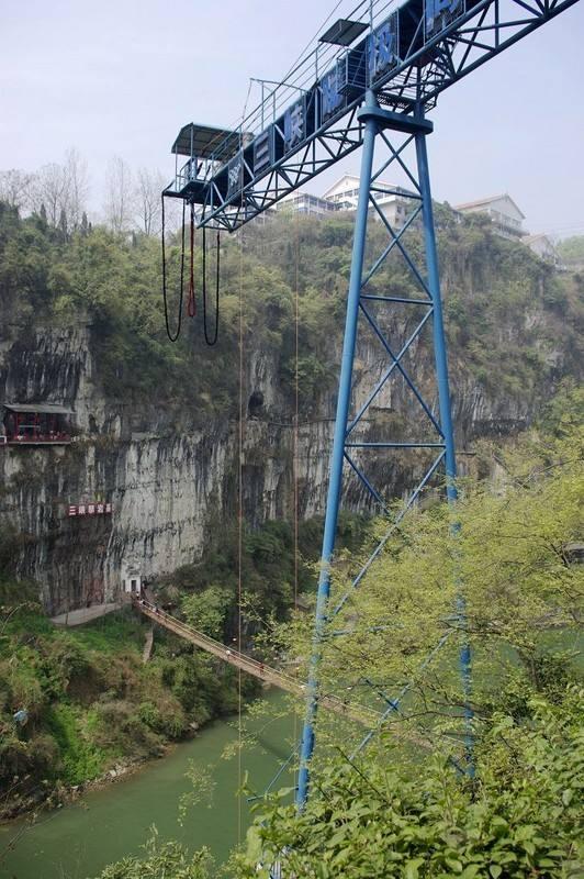 蹦极一次多少钱，蹦极多少钱一次（国内5大“最”刺激的蹦极圣地）