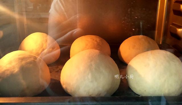俄罗斯烤馒头做法，俄罗斯烤馒头图片（这样外酥里喧凉了更香）