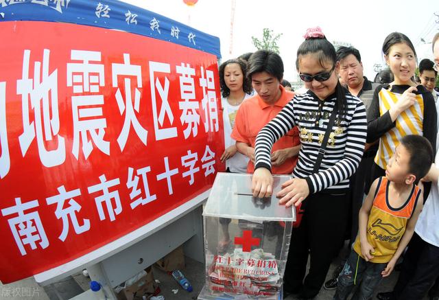 打女孩光屁股作文，打屁股女生作文（朱国前：家 暴<外二篇>）