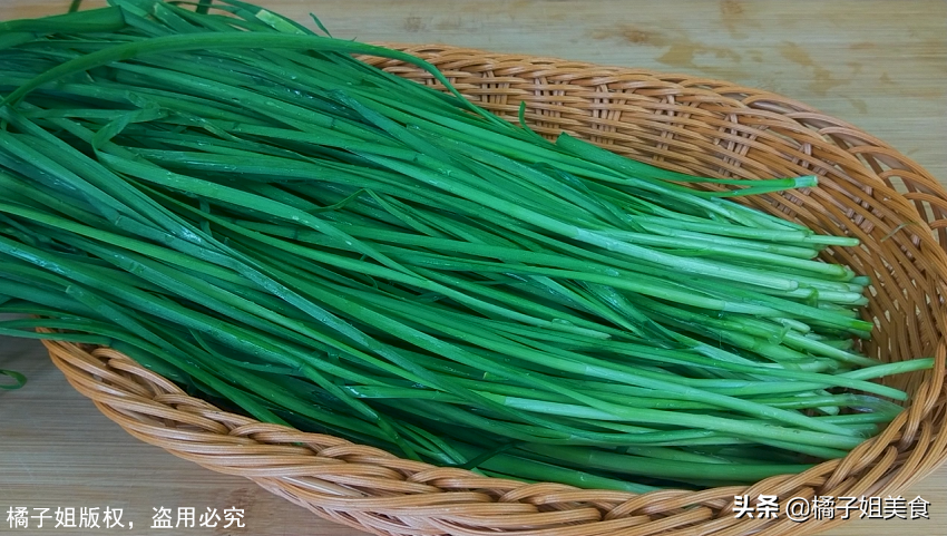 图片[2]-【香脆韭菜薄饼】做法步骤图 一顿做了30个 上桌扫光-起舞食谱网