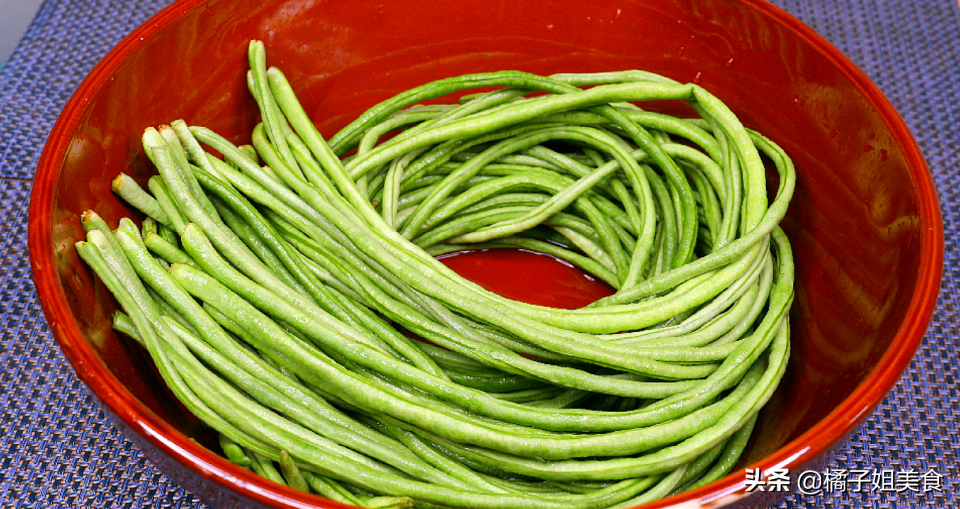 【蒸豆角】做法步驟圖  吃一次就上癮 做法超簡單-起舞食譜網(wǎng)