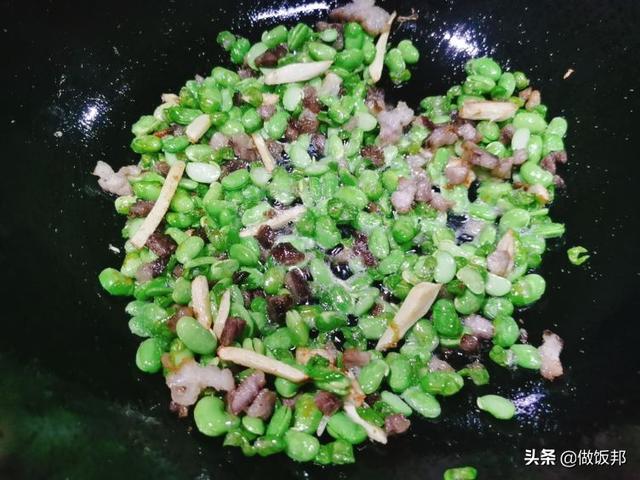 家常炒酸菜，家常炒酸菜的做法（秋天毛豆和酸菜一起炒）