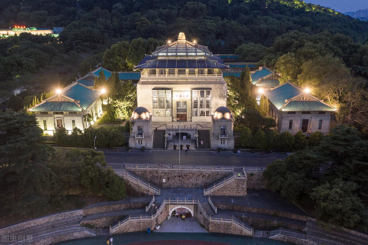 清华大学校园面积（中国最美大学）